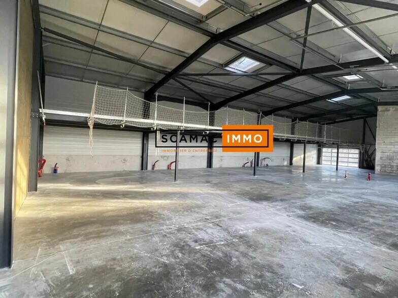 Industrial in La Crau for lease - Interior Photo - Image 3 of 5