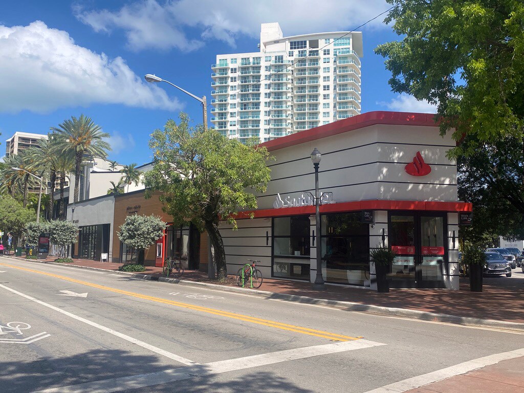 3000-3034 Grand Ave, Miami, FL for lease Building Photo- Image 1 of 1