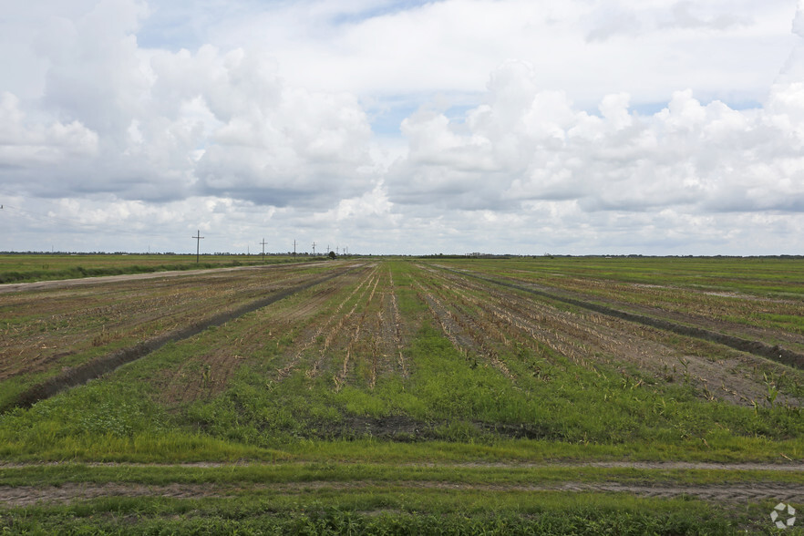 24135 NW 72nd Ave, Okeechobee, FL for sale - Primary Photo - Image 1 of 1