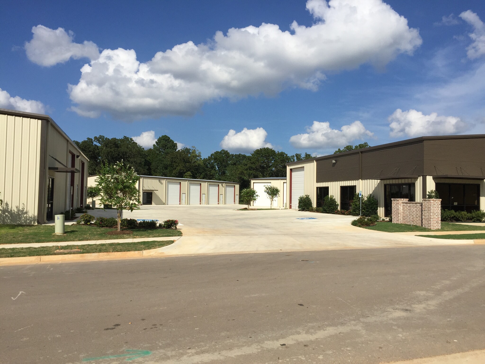 2941 Elkton Trl, Tyler, TX for lease Building Photo- Image 1 of 5