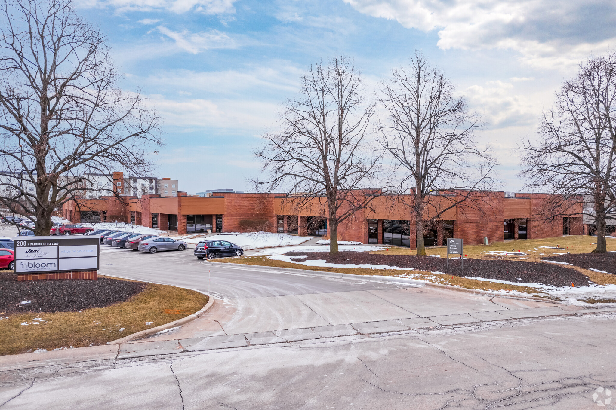 200 N Patrick Blvd, Brookfield, WI for lease Primary Photo- Image 1 of 7