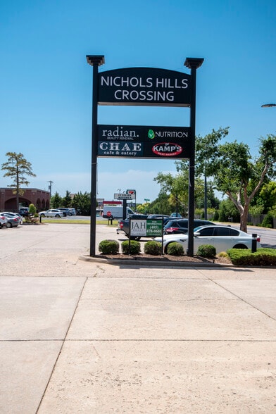 7300-7310 N Western Ave, Oklahoma City, OK for lease - Building Photo - Image 3 of 3