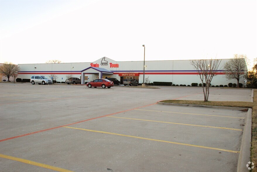 2330 William D Tate Ave, Grapevine, TX for sale - Building Photo - Image 1 of 1