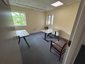 4 Union Park, Topsham, ME for lease Interior Photo- Image 2 of 15