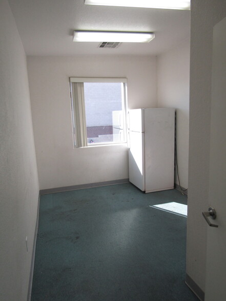 209 E Brooks Ave, North Las Vegas, NV for lease - Interior Photo - Image 3 of 24