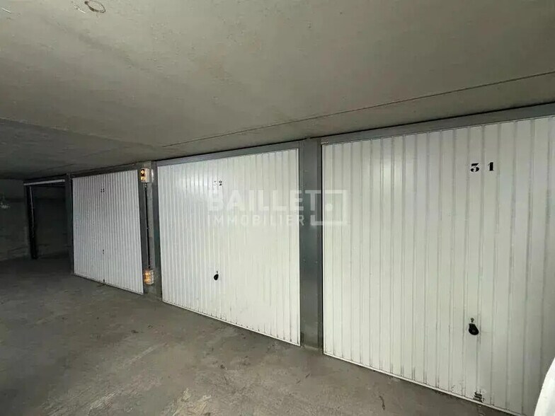 Industrial in Antibes for lease - Building Photo - Image 1 of 8