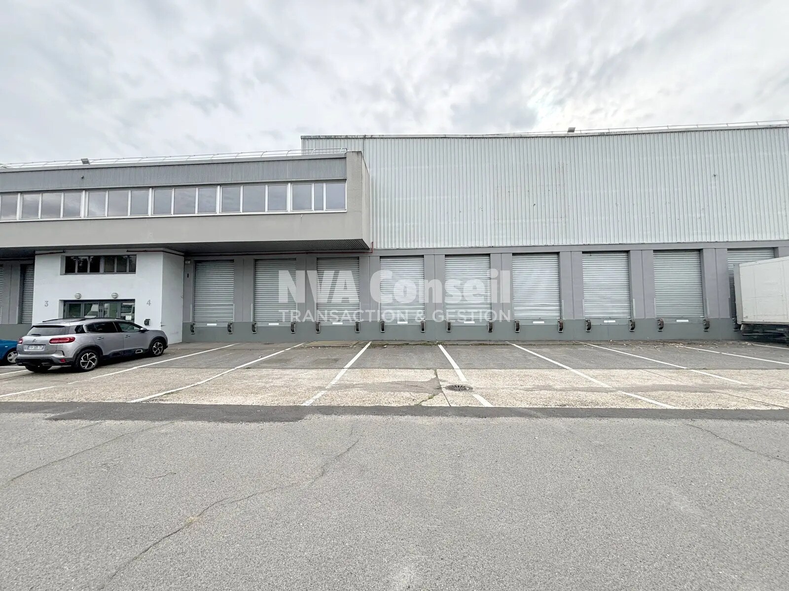 Industrial in Herblay-sur-Seine for lease Building Photo- Image 1 of 16