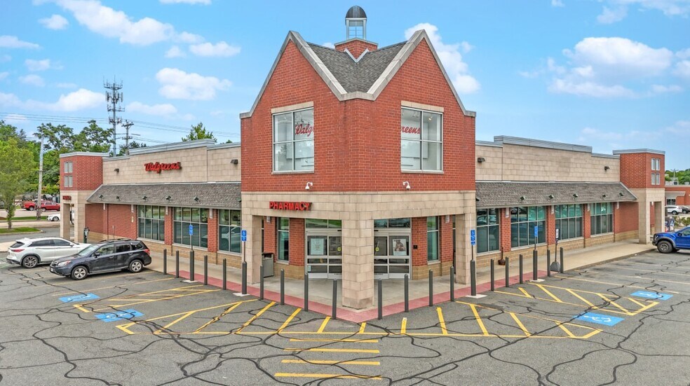 121 Main St, Foxborough, MA for sale - Building Photo - Image 2 of 7