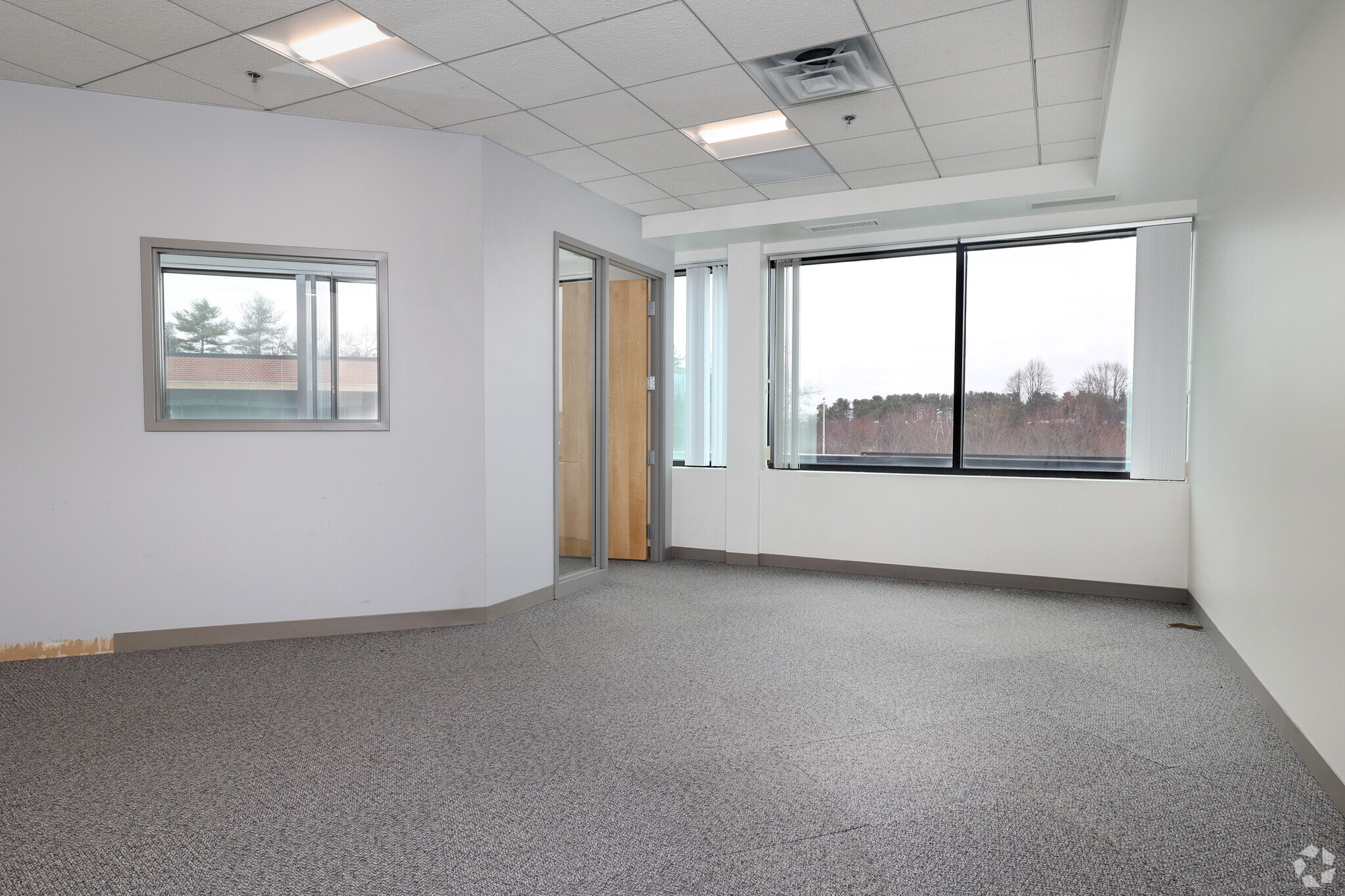 100 Apollo Dr, Chelmsford, MA for lease Interior Photo- Image 1 of 3