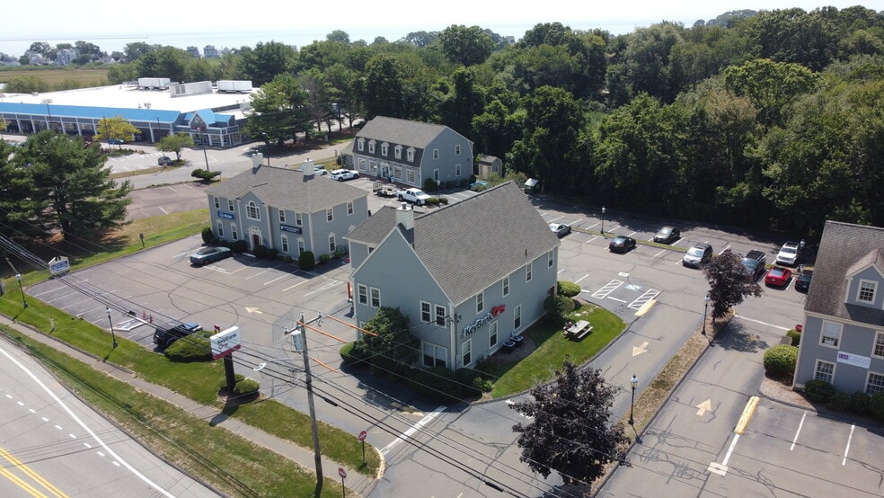 250-252 East Main portfolio of 2 properties for sale on LoopNet.com - Building Photo - Image 3 of 15