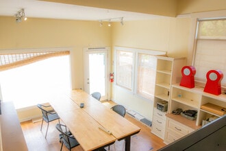 1027 Alma St, Palo Alto, CA for lease Interior Photo- Image 1 of 6