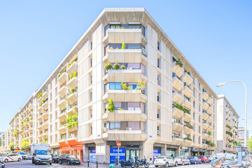 in Madrid, Madrid for sale - Primary Photo - Image 1 of 1