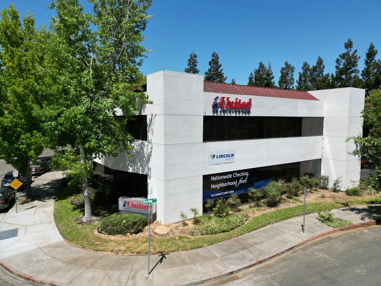 111 Review Way, Hayward, CA for lease - Building Photo - Image 1 of 9