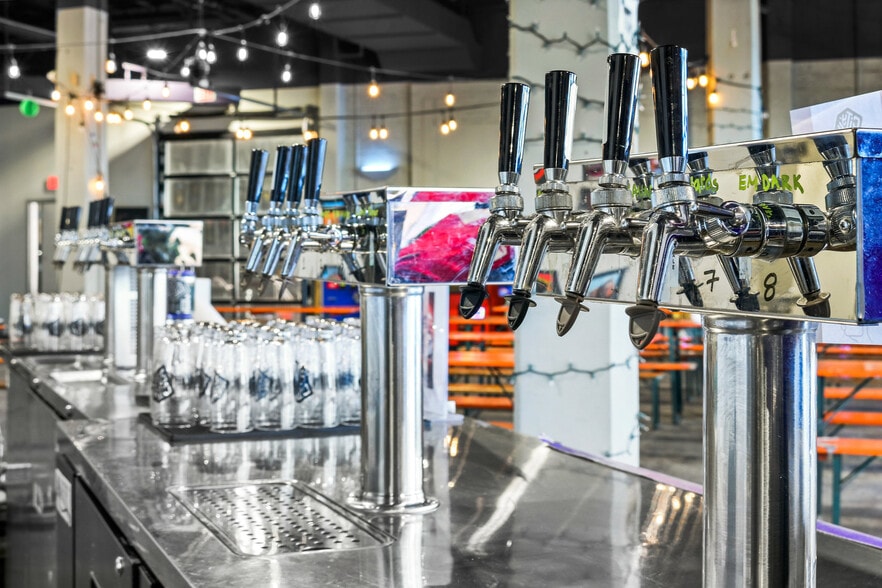 705 Edgewood St NE, Washington, DC for lease - Interior Photo - Image 2 of 22