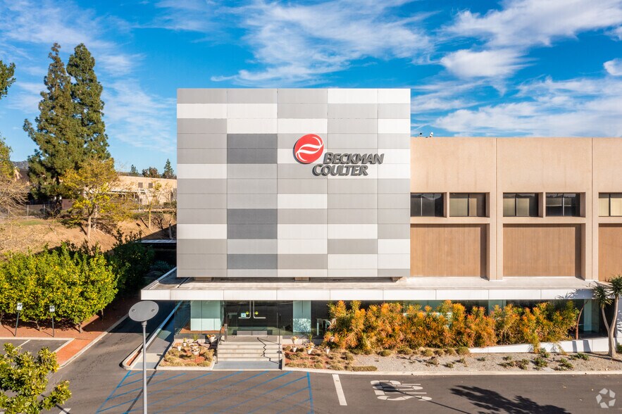 250 S Kraemer Blvd, Brea, CA for sale - Building Photo - Image 3 of 7