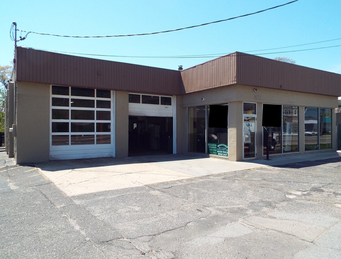 1160 Montauk Hwy, Mastic, NY 11950