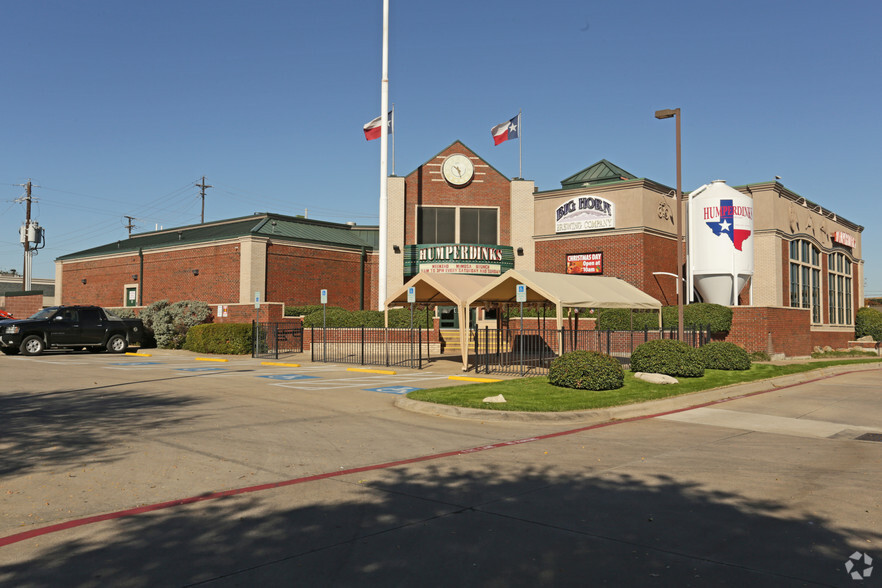 2208 W Northwest Hwy, Dallas, TX for sale - Building Photo - Image 1 of 1