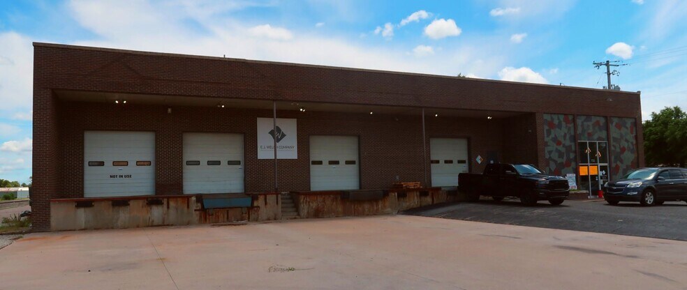 721 E Mt Vernon St, Wichita, KS for lease - Building Photo - Image 1 of 8