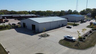 6655 NE 15th St, Des Moines IA - Warehouse