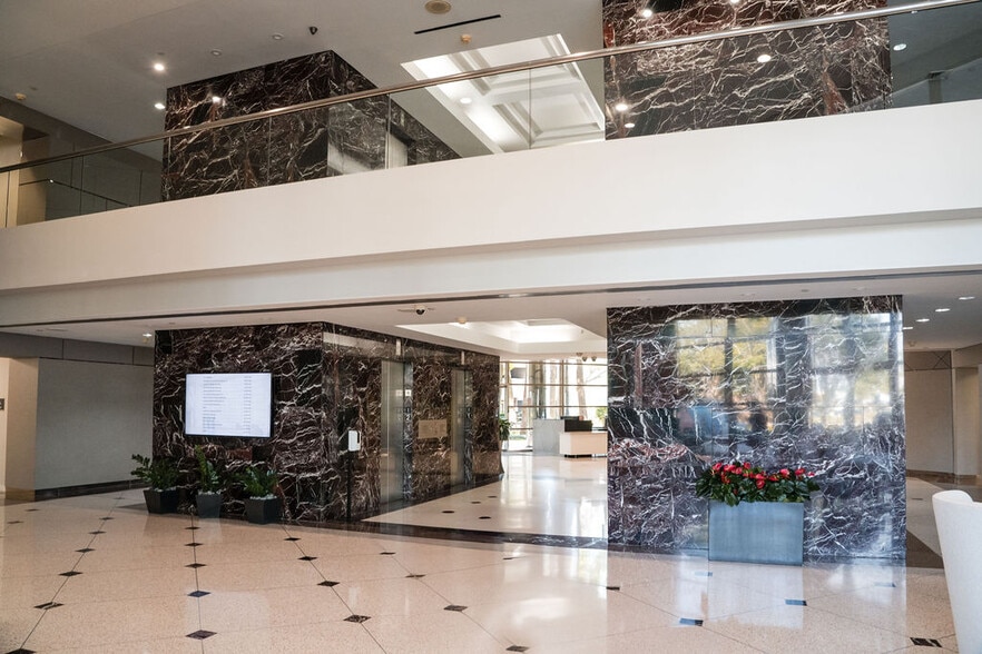 15710 John F Kennedy Blvd, Houston, TX for lease - Building Photo - Image 3 of 13