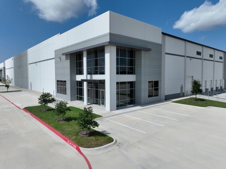 715 SE Loop 410, San Antonio, TX for lease - Building Photo - Image 1 of 14
