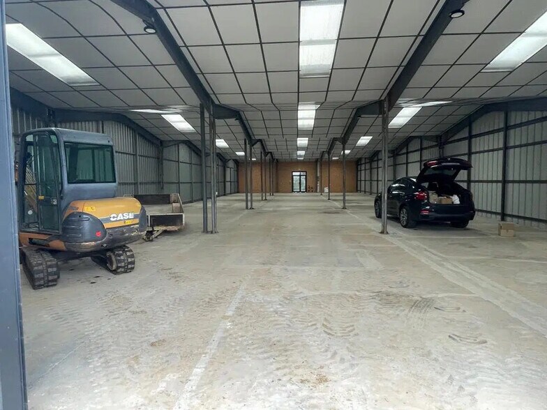 Flex in La Feuillie for lease - Interior Photo - Image 3 of 8