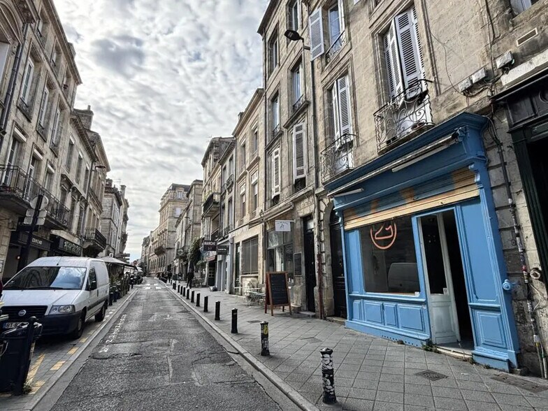 Retail in Bordeaux for lease - Building Photo - Image 2 of 8