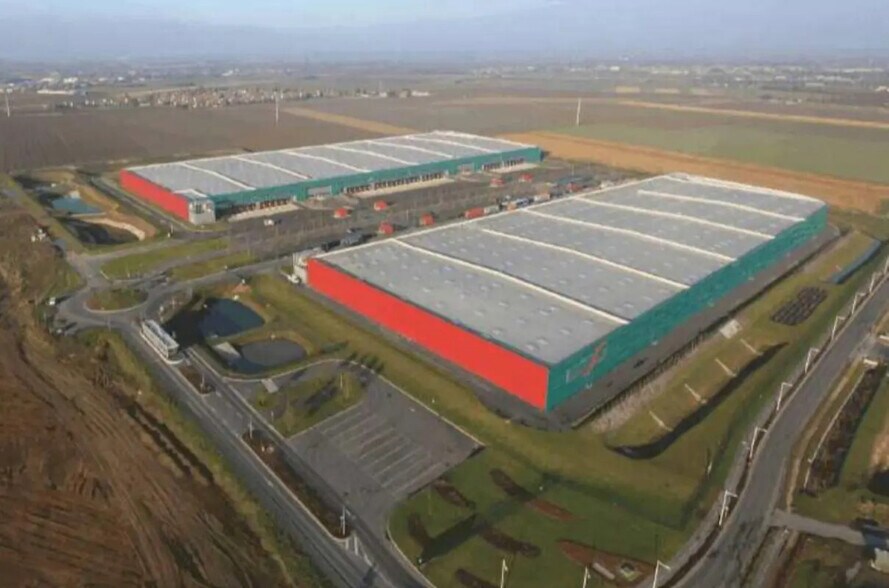 Industrial in Lauwin-Planque for lease - Building Photo - Image 1 of 5