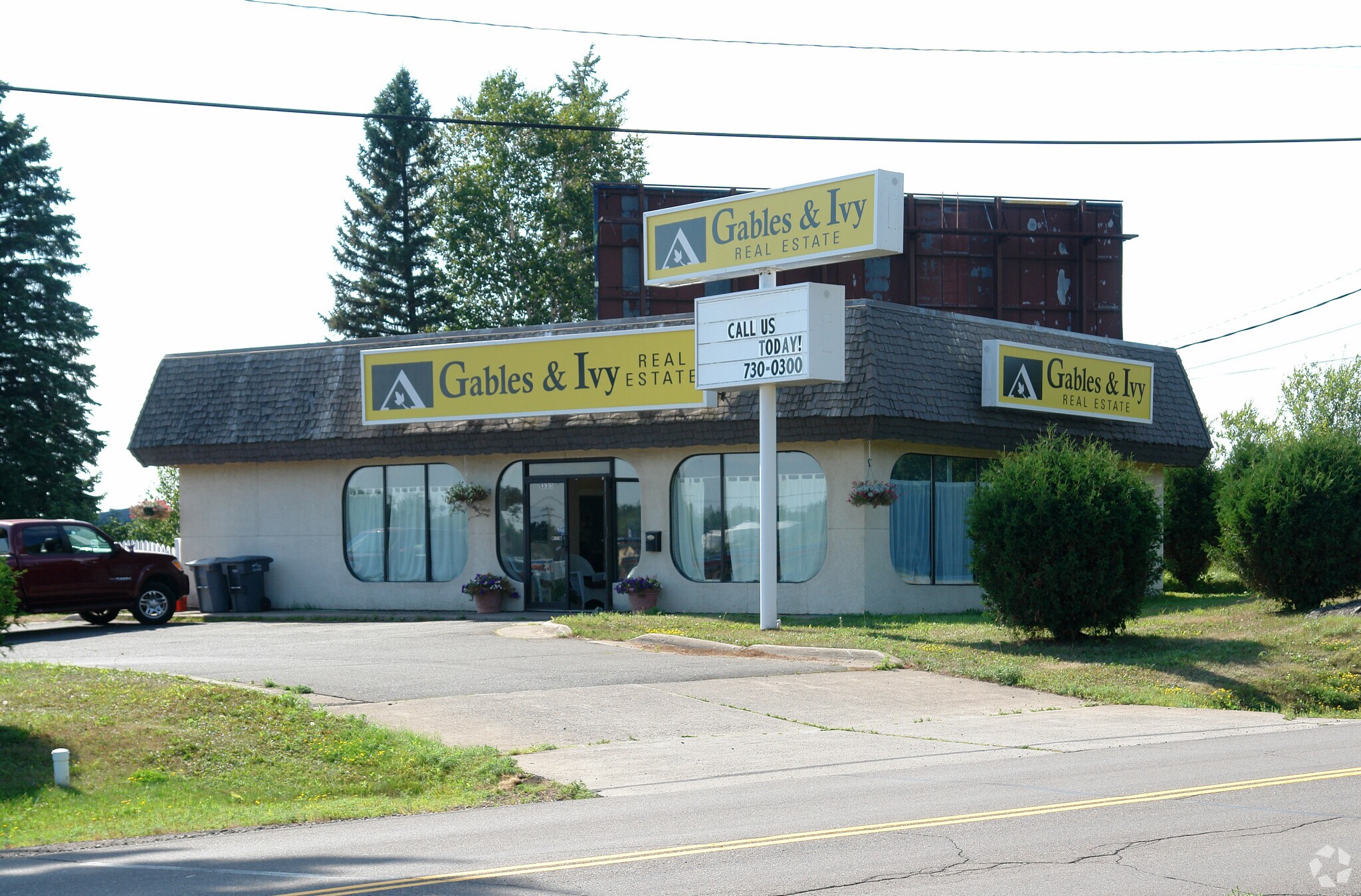 1335 Sundby Rd, Duluth, MN for sale Primary Photo- Image 1 of 1