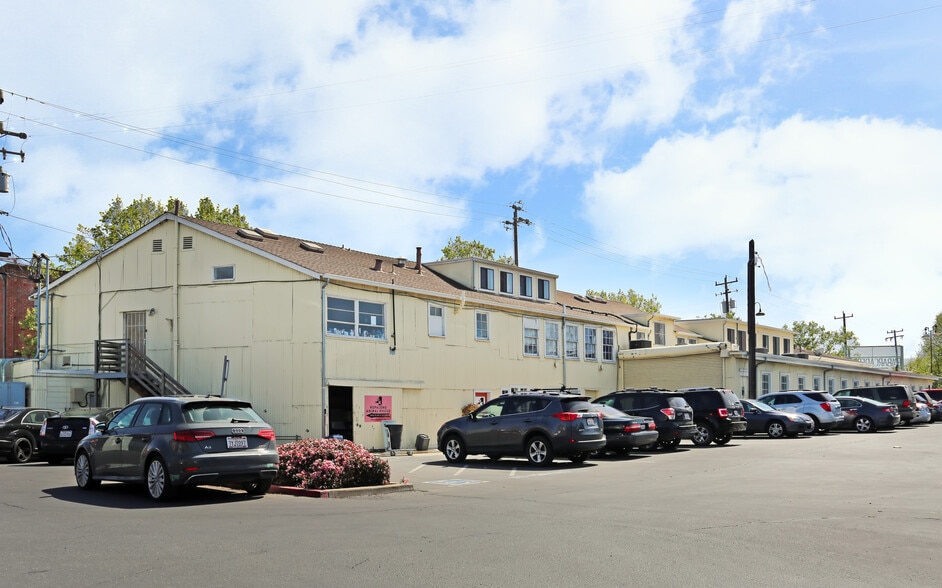 1035-1045 22nd Ave, Oakland, CA for lease - Building Photo - Image 2 of 2