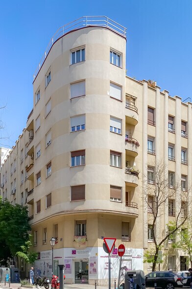 Calle de Ayala, 93, Madrid, Madrid for lease - Primary Photo - Image 1 of 1