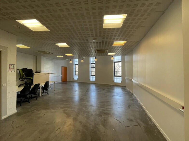 24 Rue De L'Est, Paris for lease - Building Photo - Image 3 of 13