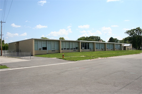 670 Main Ave, De Pere, WI for lease - Building Photo - Image 1 of 21