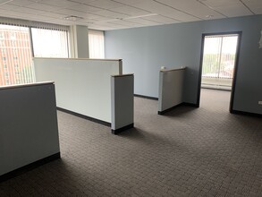 701 Lee St, Des Plaines, IL for lease Interior Photo- Image 2 of 5