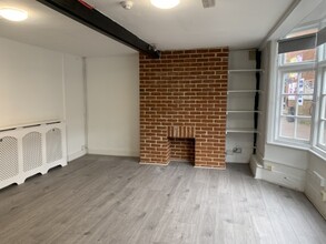 5A The Dell, Bishop's Stortford for lease Interior Photo- Image 1 of 6