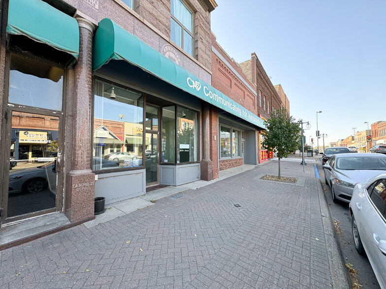 110-112 E Lincoln ave, Fergus Falls, MN for lease - Building Photo - Image 1 of 13