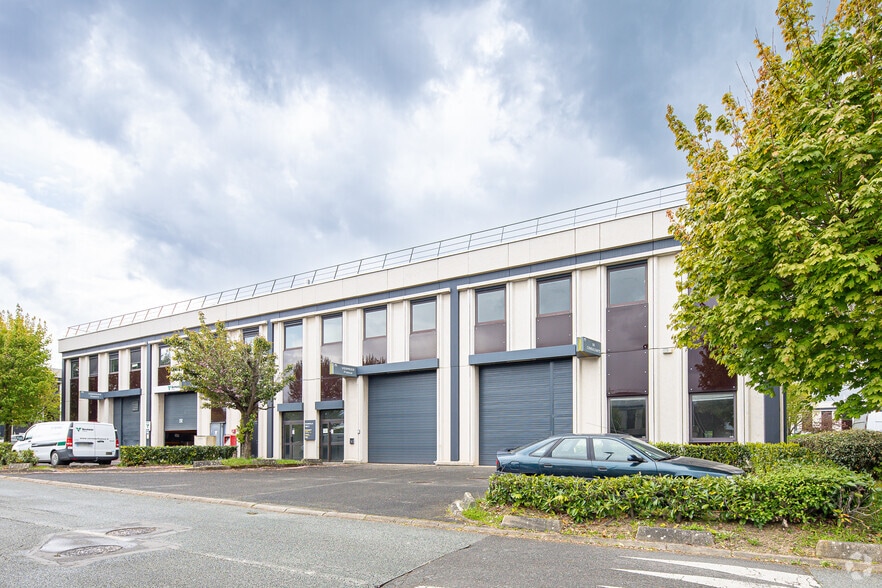 16 Avenue Du Québec, Villebon-sur-Yvette for lease - Building Photo - Image 2 of 2