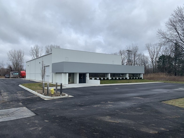 17625 23 Mile Rd, Macomb, MI for lease - Building Photo - Image 1 of 9