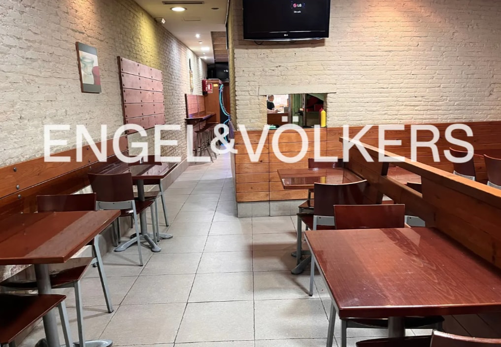 Retail in Barcelona, Barcelona for lease Interior Photo- Image 1 of 3