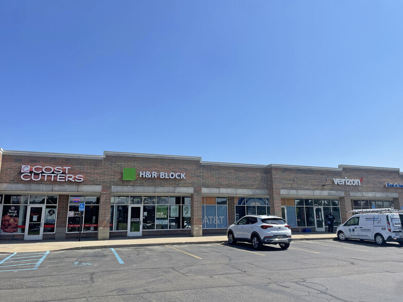 35500 Van Dyke Ave, Sterling Heights, MI for lease - Building Photo - Image 2 of 5