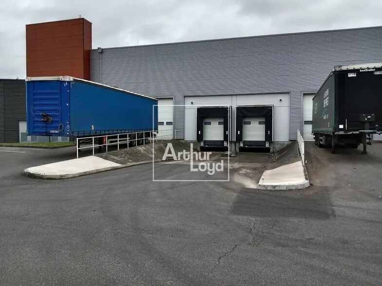 Flex in Lieusaint for lease - Building Photo - Image 3 of 10