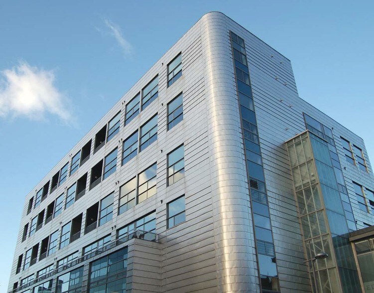 6 Oldham Rd, Manchester for sale - Building Photo - Image 2 of 5