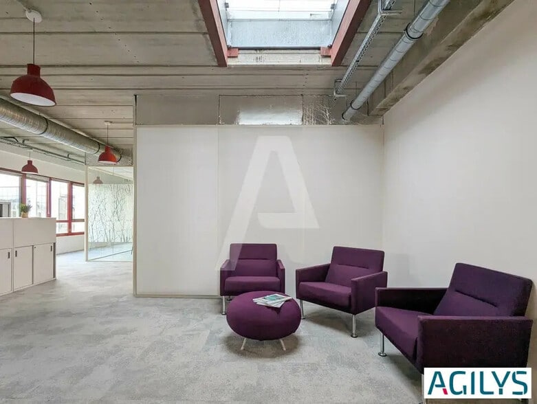 Office in Les Ulis for sale - Interior Photo - Image 2 of 5