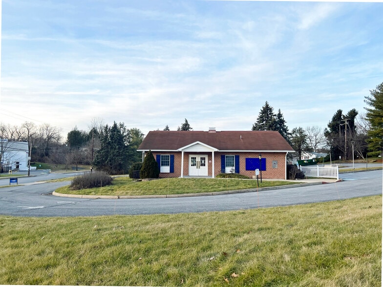 3301 Easton Ave, Bethlehem, PA for lease - Primary Photo - Image 1 of 10