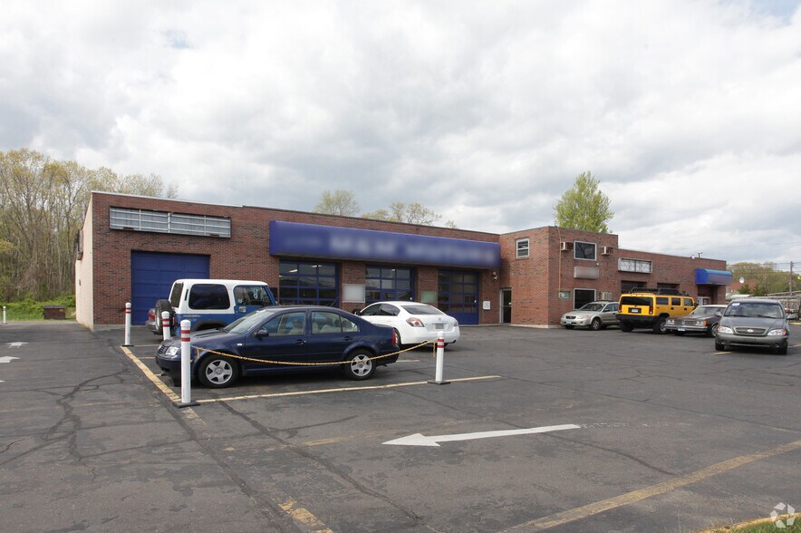 333 E Main St, Clinton, CT for sale - Building Photo - Image 1 of 1