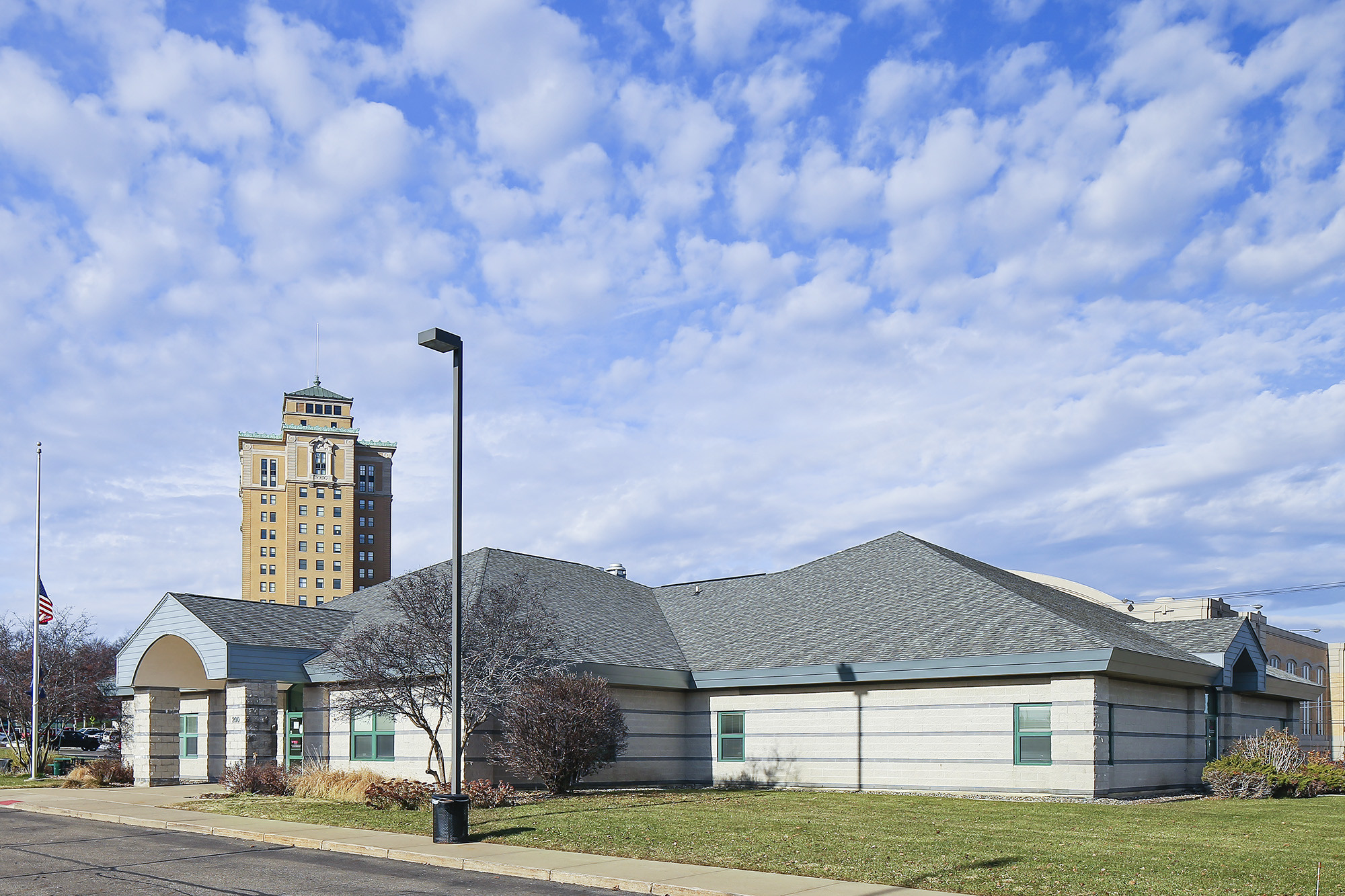 200 Van Buren St W, Battle Creek, MI for lease Building Photo- Image 1 of 7