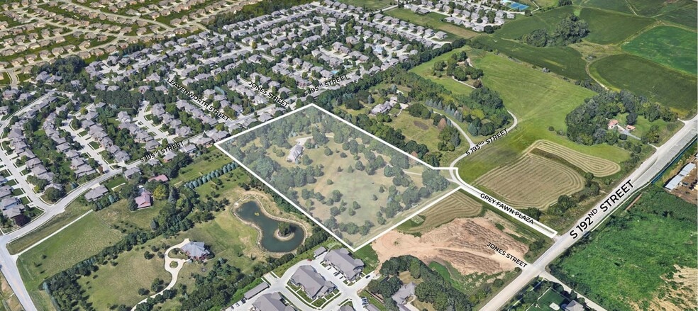 19293 Grey Fawn Plz, Elkhorn, NE for sale - Primary Photo - Image 1 of 5