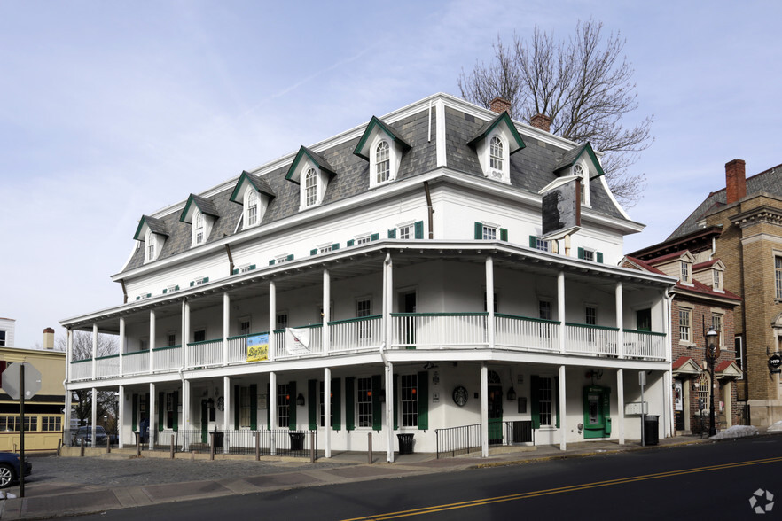 10 N Main St, Doylestown, PA for lease - Building Photo - Image 1 of 17