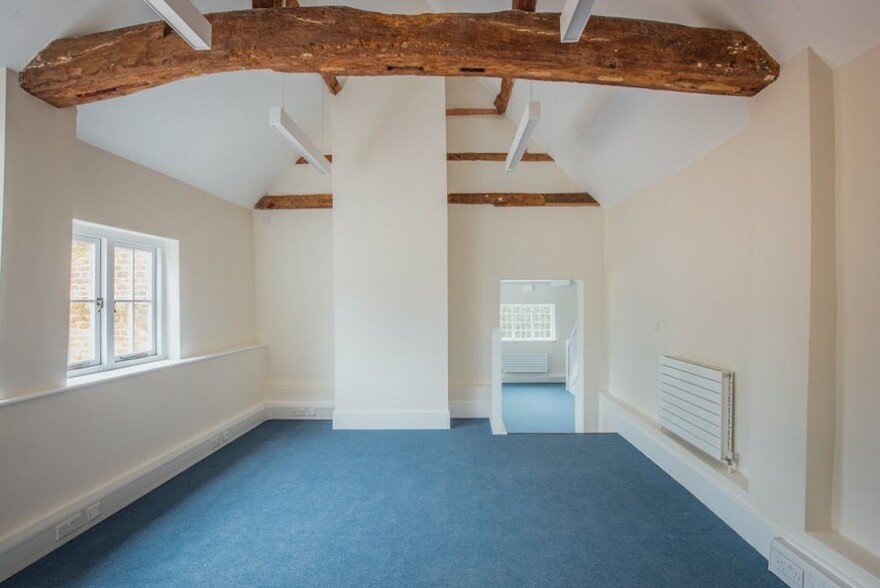 Munden Estate, St Albans for lease - Interior Photo - Image 3 of 3