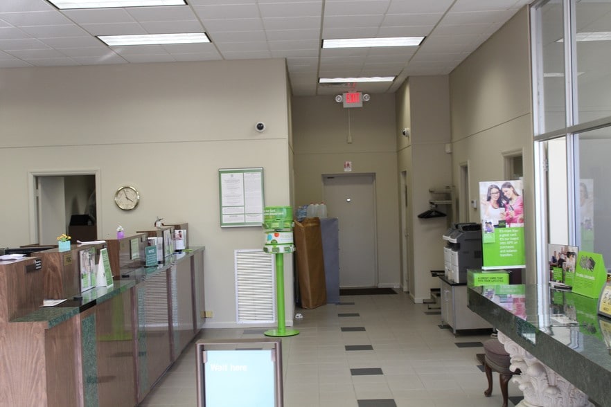 124 S Main St, Ridgely, TN for sale - Interior Photo - Image 3 of 17